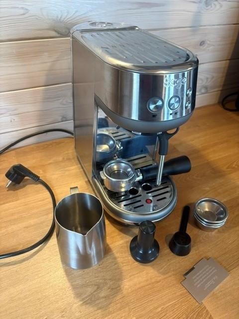 Sage the Bambino Stainless Steel Espresso machine, Ophalen, Gebruikt, Espresso apparaat, Gemalen koffie