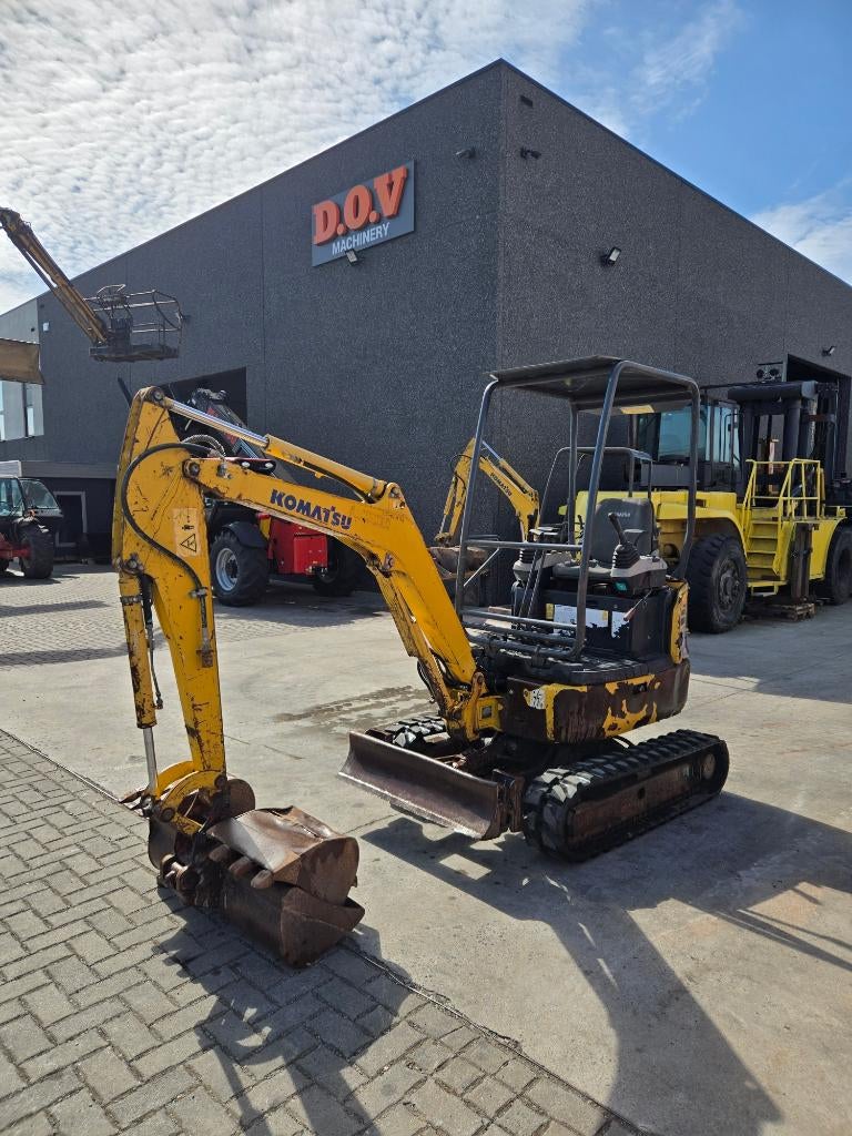 Komatsu PC16R