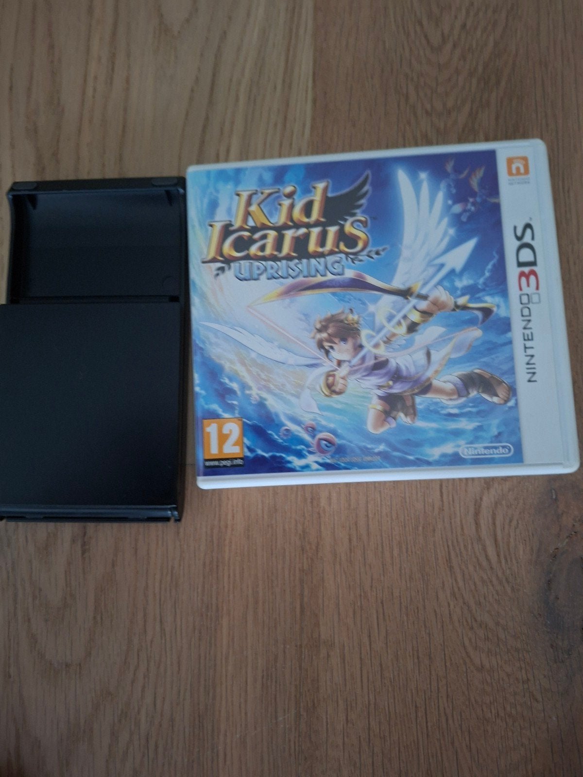 Kid Icarus Uprising 3DS + stand, Games en Spelcomputers, Ophalen of Verzenden