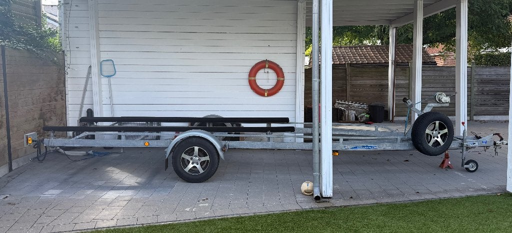 Freewheel W1 enkel as 1800kg boottrailer, Sports nautiques & Bateaux, Remorques bateau, Moins de 1 500 kg, Éclairage réglable