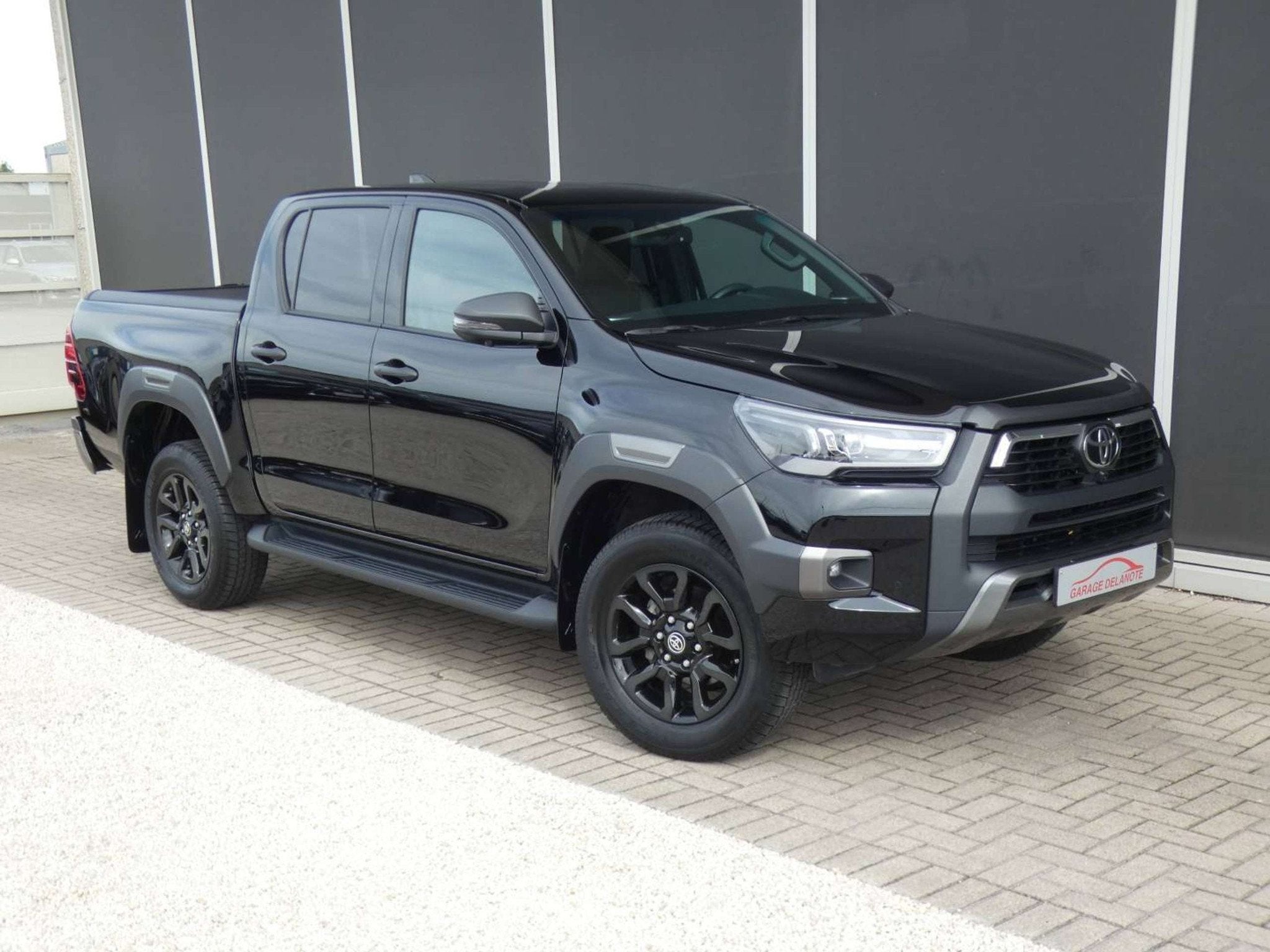 Toyota Hilux 2.8L MHEV INVINCIBLE *47521+BTW* +Roll cover +3, Autos, Cuir, Achat, https://public.car-pass.be/vhr/a1b63f37-b414-41ae-b599-cbe46eaf6d23