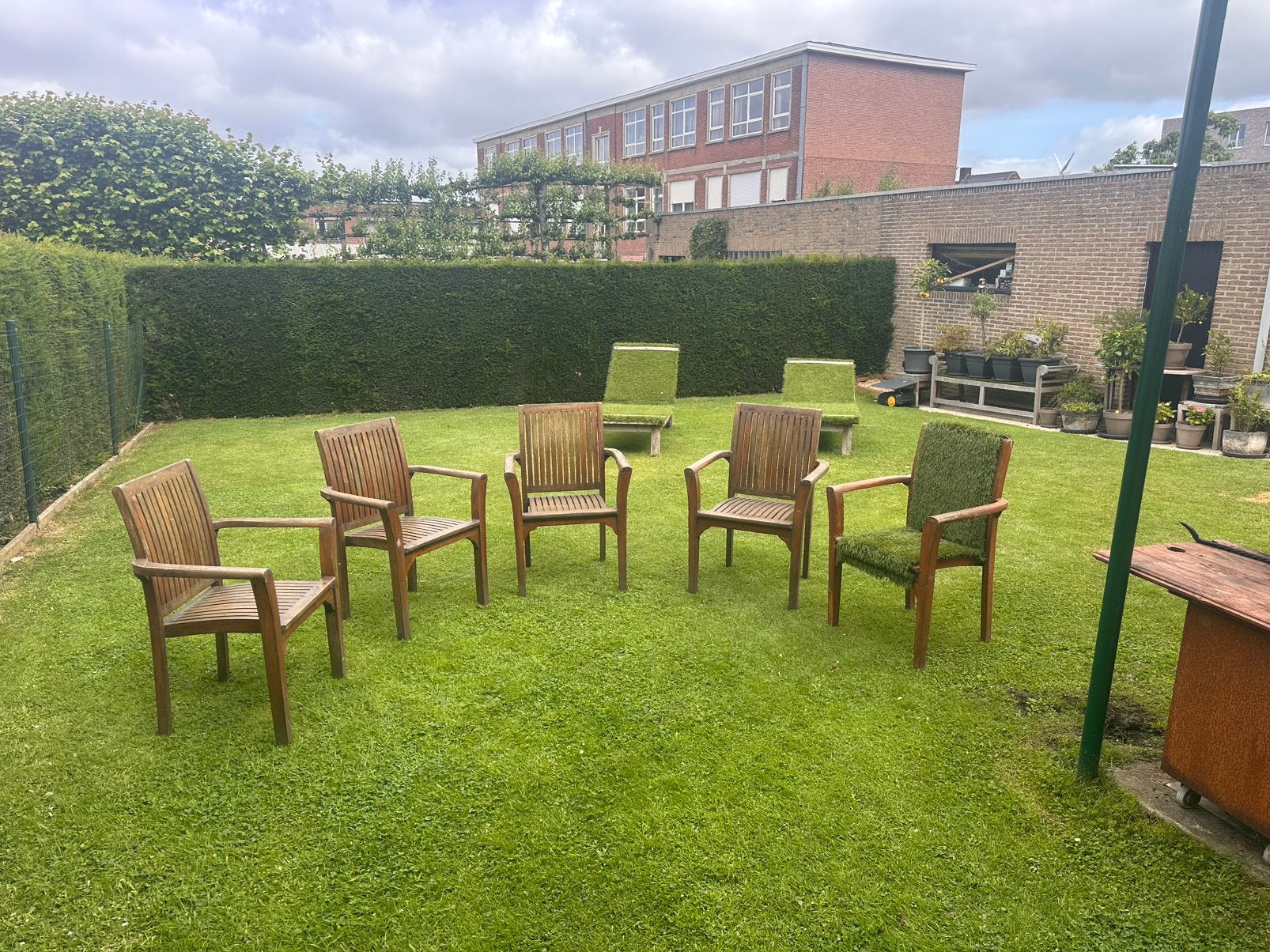 5 chaises de jardin en bois., Enlèvement, Utilisé, Bois, Empilable