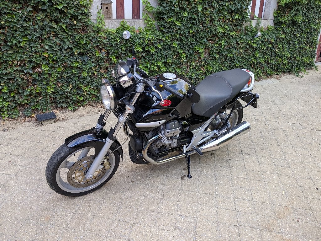 Motorfiets MotoGuzzi Breva 750 zwart, Motoren, Cardan-aandrijving, 2 cilinders, Motorrijbewijs A, Particulier