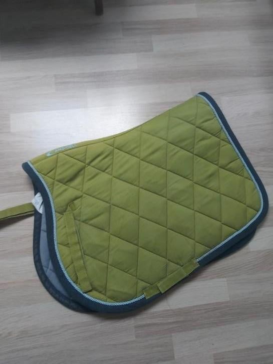 Verschillende kleuren zadeldekjes (veelzijdigheid full), Enlèvement