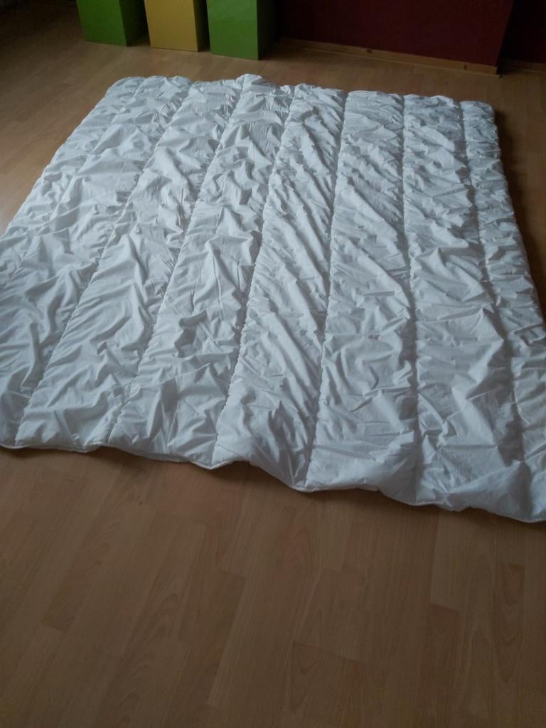 Dekbed IKEA  200 X 220 heel goede staat, Ophalen, Zo goed als nieuw, Tweepersoons, Wit