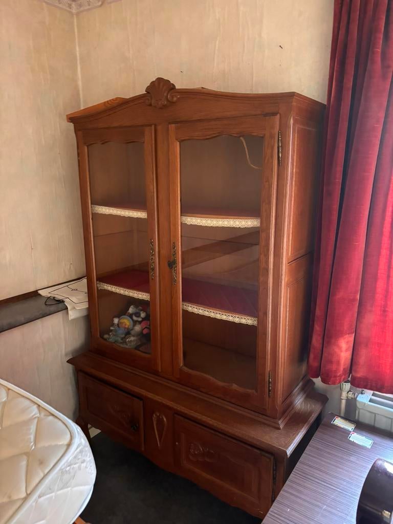 landelijke, brocante Queen Ann vitrinekast., Ophalen, Zo goed als nieuw