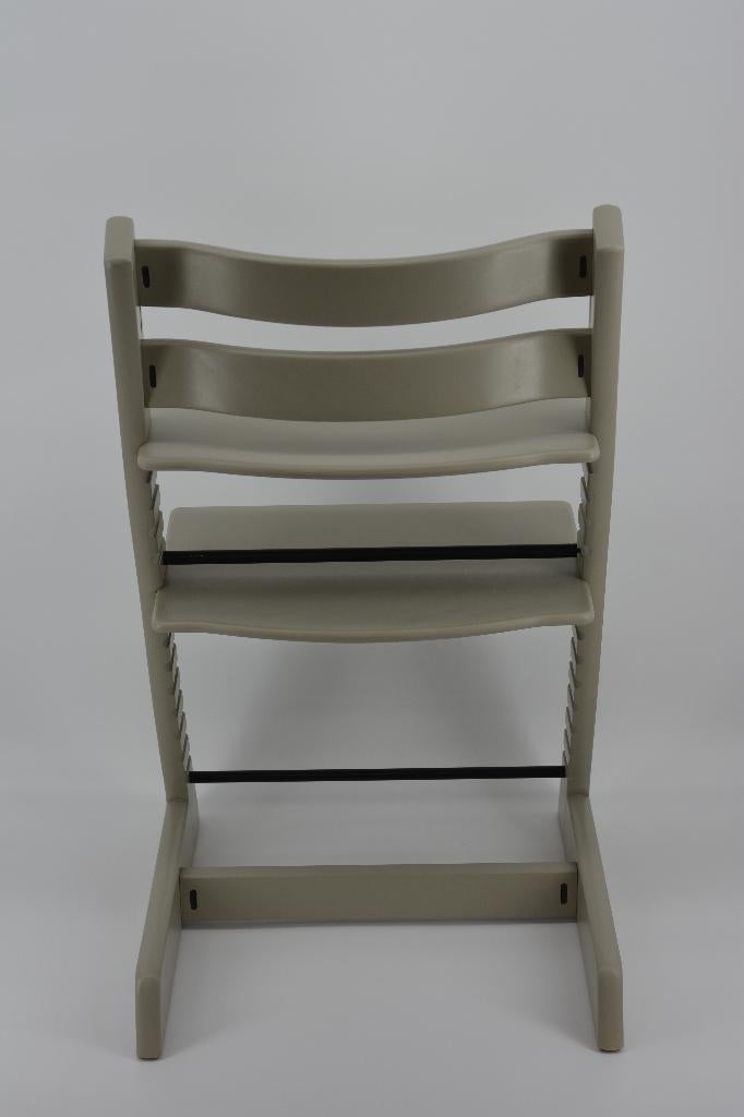 Stokke Tripp Trapp Taupe — Modèle reconditionné, Envoi, Comme neuf, Chaise évolutive, Ceinture(s)