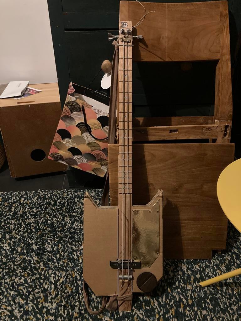 2 snarige bas(taard), Muziek en Instrumenten, Ophalen, Gebruikt