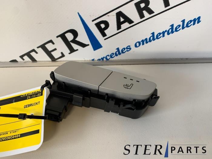 Commutateur chauffage siège d'un Mercedes C-Klasse, Enlèvement ou Envoi, 3 mois de garantie, Utilisé, Mercedes-Benz