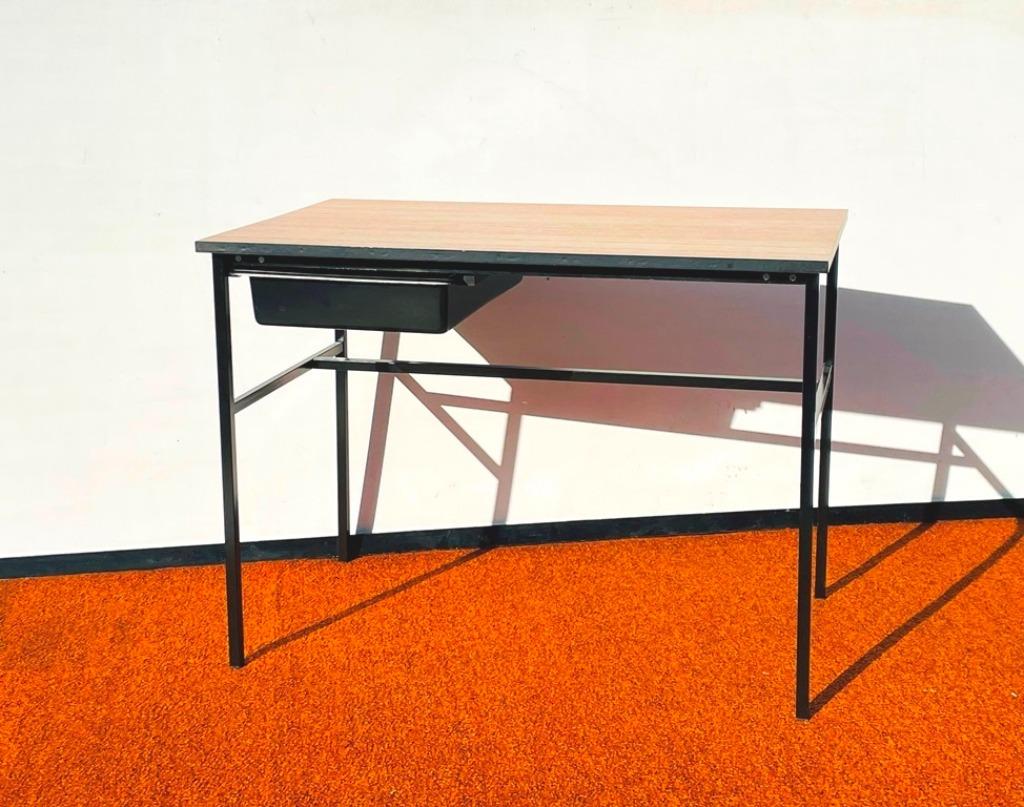 Klein Junior Meurop bureau [ Vintage 60s ] Guariche desk, Vintage, Ophalen of Verzenden, Zo goed als nieuw, Zwart