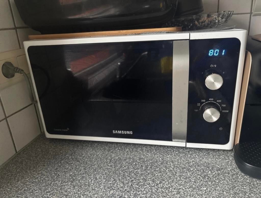 Micro-onde Samsung, Electroménager, Micro-ondes, Enlèvement ou Envoi, Utilisé, Micro-ondes, Plaque tournante