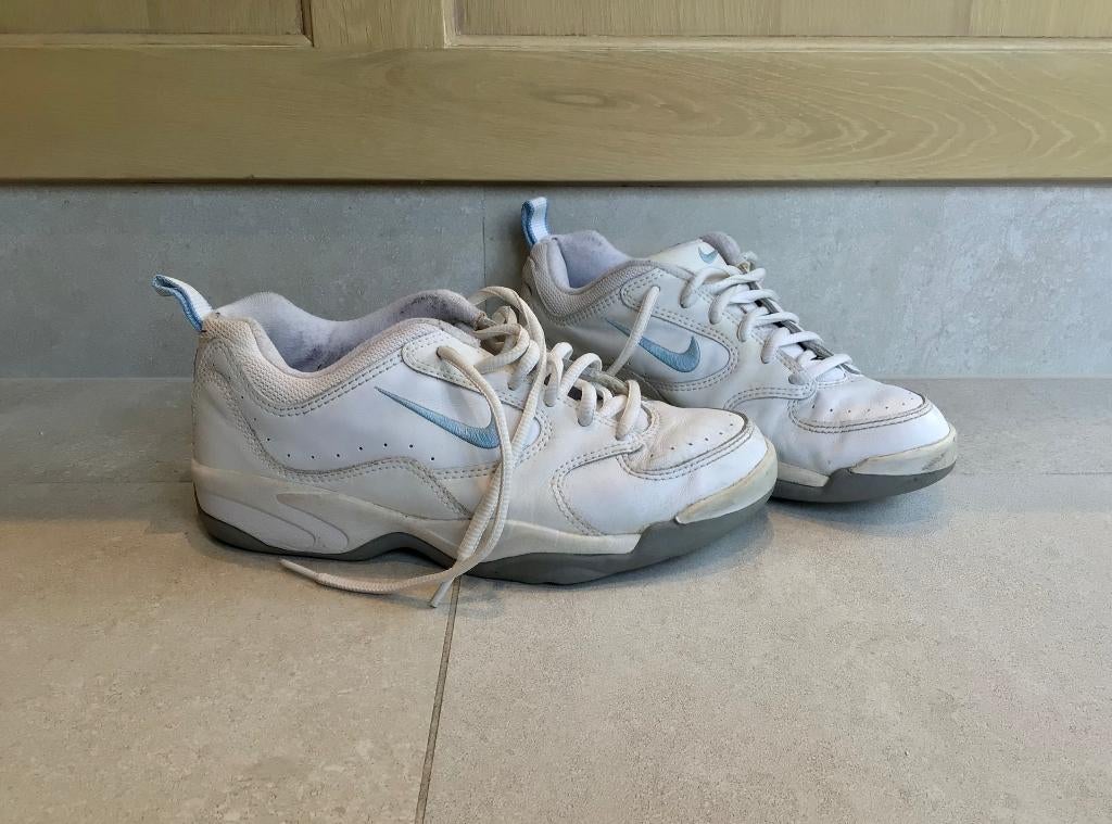 Sneakers Nike DRC Court vintage blanc/bleu taille 38, Sports & Fitness, Course, Jogging & Athlétisme, Chaussures de course à pied