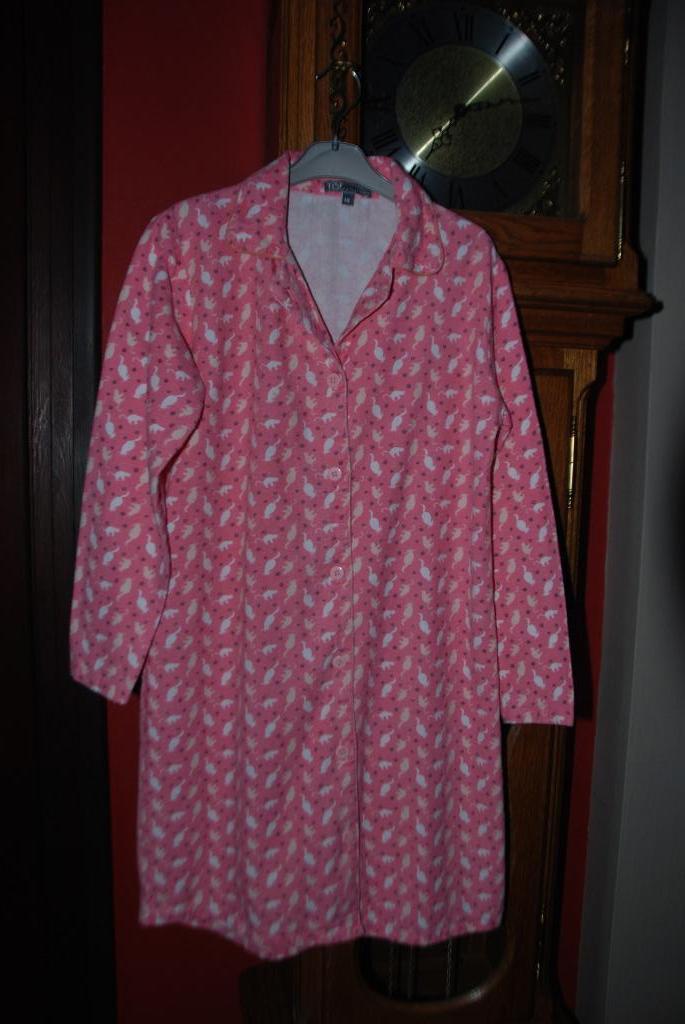 Robe de nuit en flanelle rose Manches longues T164cm, TQF Collection, Enlèvement ou Envoi, Vêtements de nuit ou Sous-vêtements