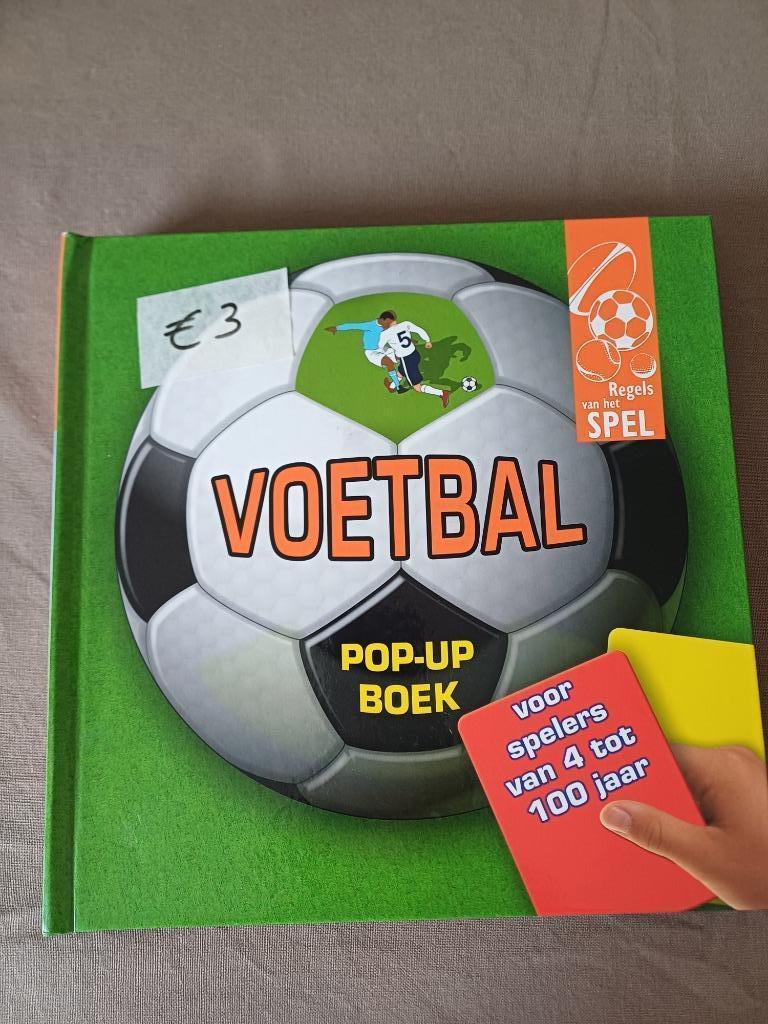 Voetbalboek, Enlèvement ou Envoi, Comme neuf, Livre ou Revue