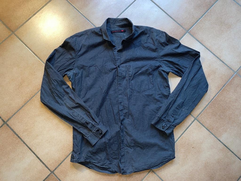Levi’s chemise M grise à carreau noir à petit col boutonné, Vêtements | Hommes, Chemises, Tour de cou 39/40 (M), Porté, Levi’s