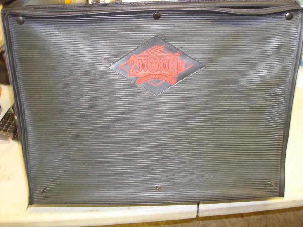 valise  HONDA vintage, Enlèvement