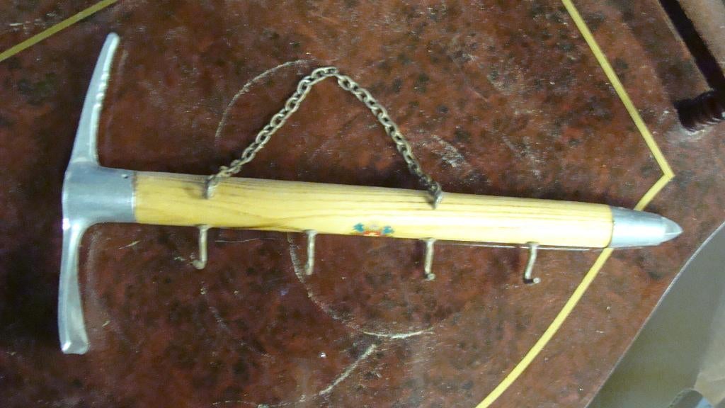 sleutelhanger in de vorm van een plectrum met 4 haakjes 25cm, Ophalen of Verzenden, Gebruikt