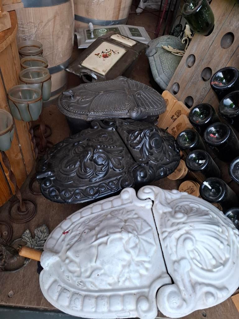 Ruime keuze in gietijzeren kolenbakken uit grootmoeders tijd, Antiek en Kunst, Ophalen