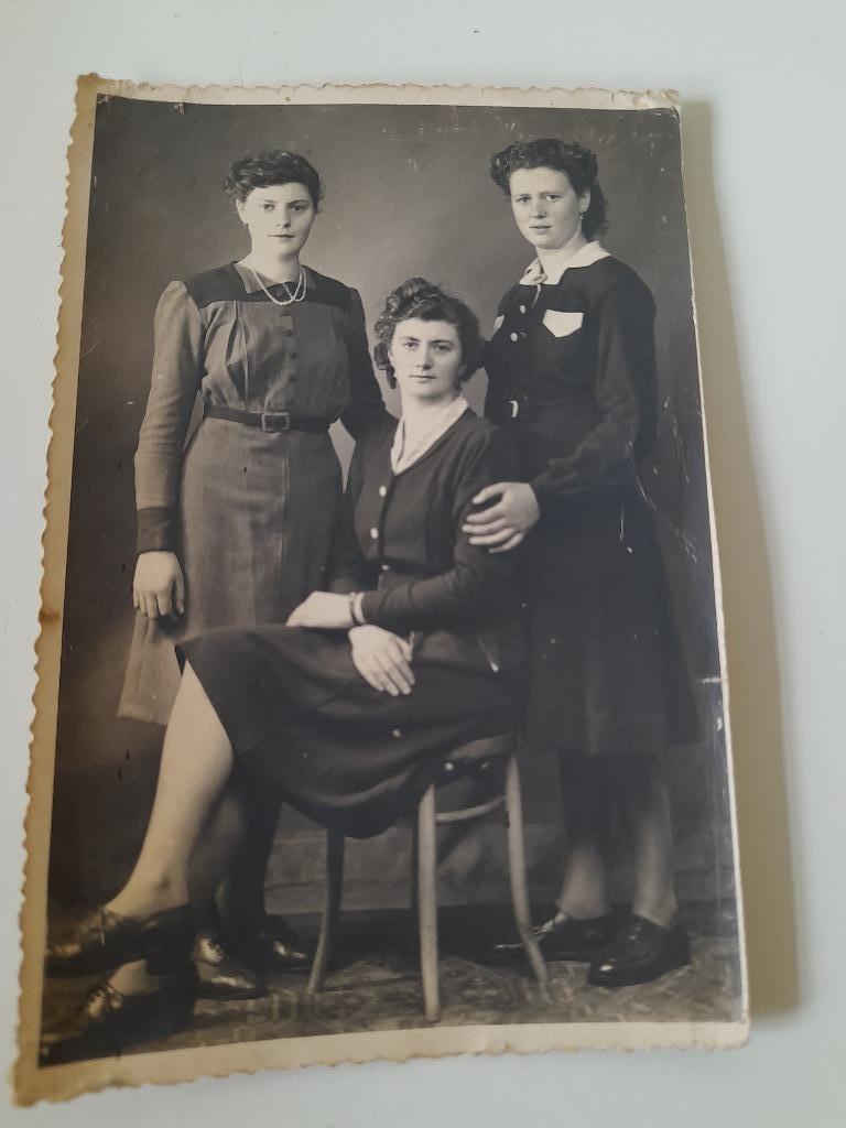 Carte postale - portrait de 3 jeunes femmes, 1930, Enlèvement ou Envoi, 1920 à 1940, Non affranchie