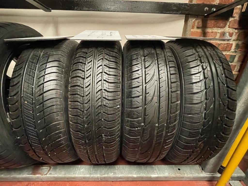 Banden -  velgen - Semperit - Pirelli - Norauto - Michelin, Auto-onderdelen, Banden en Velgen, Ophalen of Verzenden, Band(en)