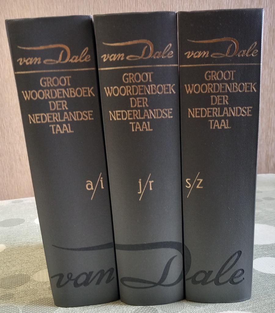 Dikke Van Dale woordenboek 11de druk, Boeken, Gelezen, Van Dale, Nederlands, Ophalen of Verzenden