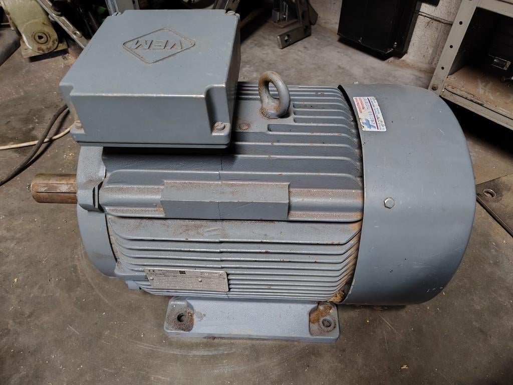 Zware Elektro motor 18,5Kw merk VEM, Doe-het-zelf en Bouw, Motoren, Ophalen