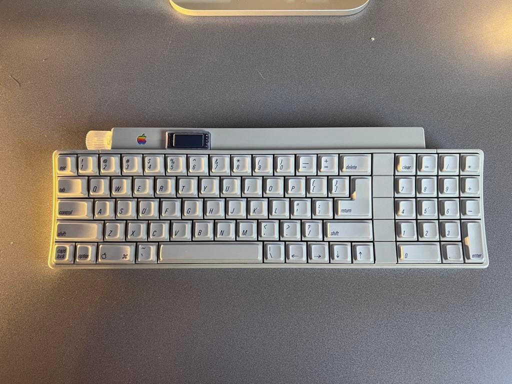 Keyboard: Apple Desktop Bus Keyboard (IIgs Keyboard) Re1986, Ophalen of Verzenden