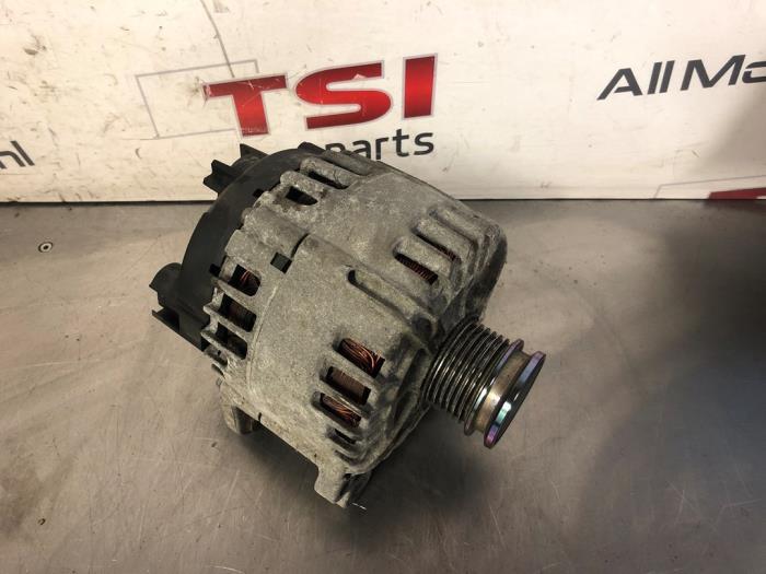 Dynamo van een Volkswagen Golf, Auto-onderdelen, Gebruikt, -, Volkswagen, -