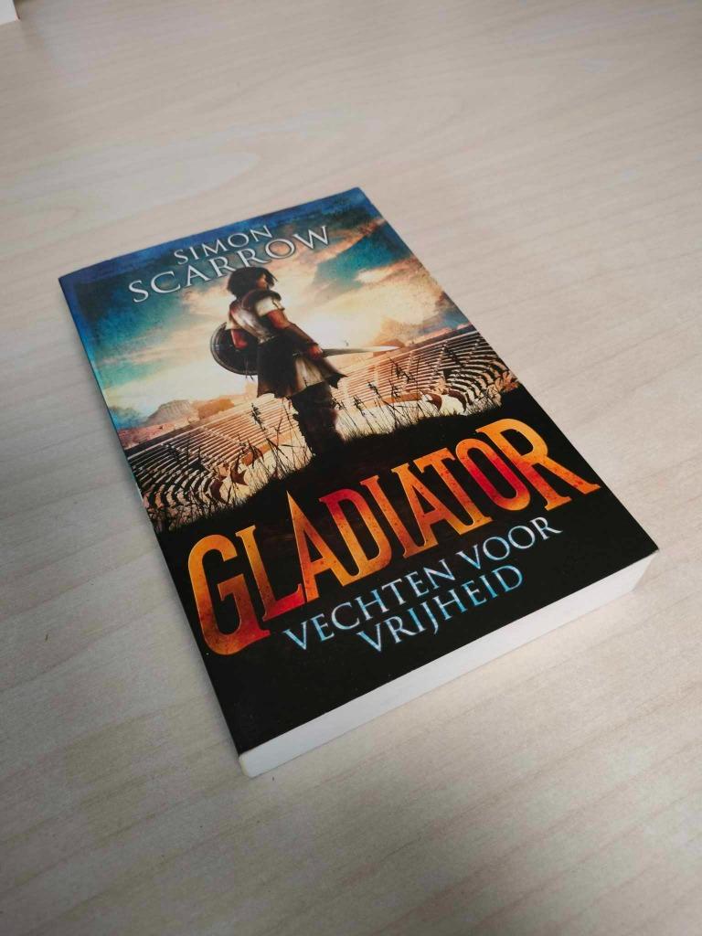 Gladiator - Vechten voor vrijheid, Boeken, Ophalen of Verzenden, Zo goed als nieuw, Fictie, Simon Scarrow