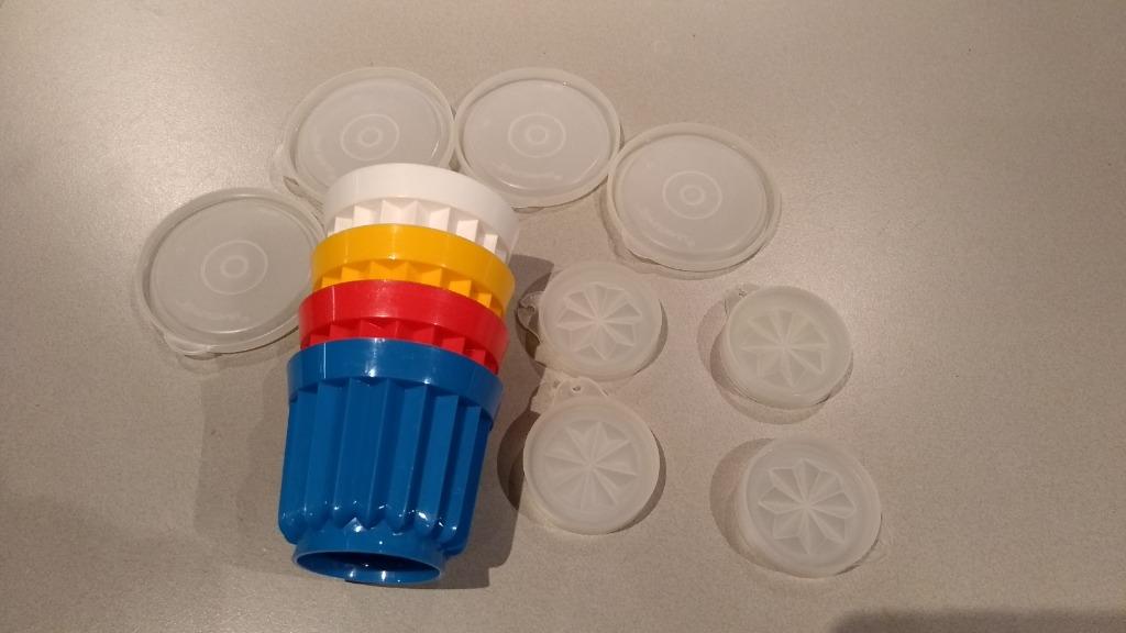 Tupperware 4 pudding vormpjes gekleurd, Enlèvement ou Envoi, Comme neuf