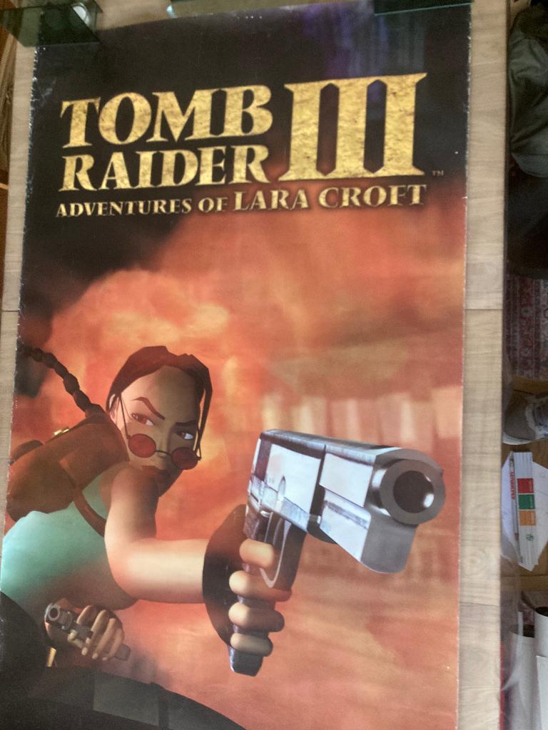 Lara Croft  2 posters 90/1m80 en 68/98, Verzamelen, Ophalen
