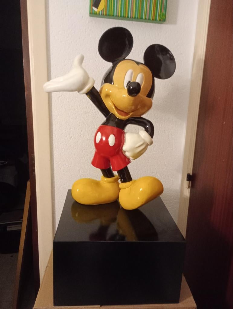 Sculpture de Mickey Mouse, Enlèvement, Mickey Mouse