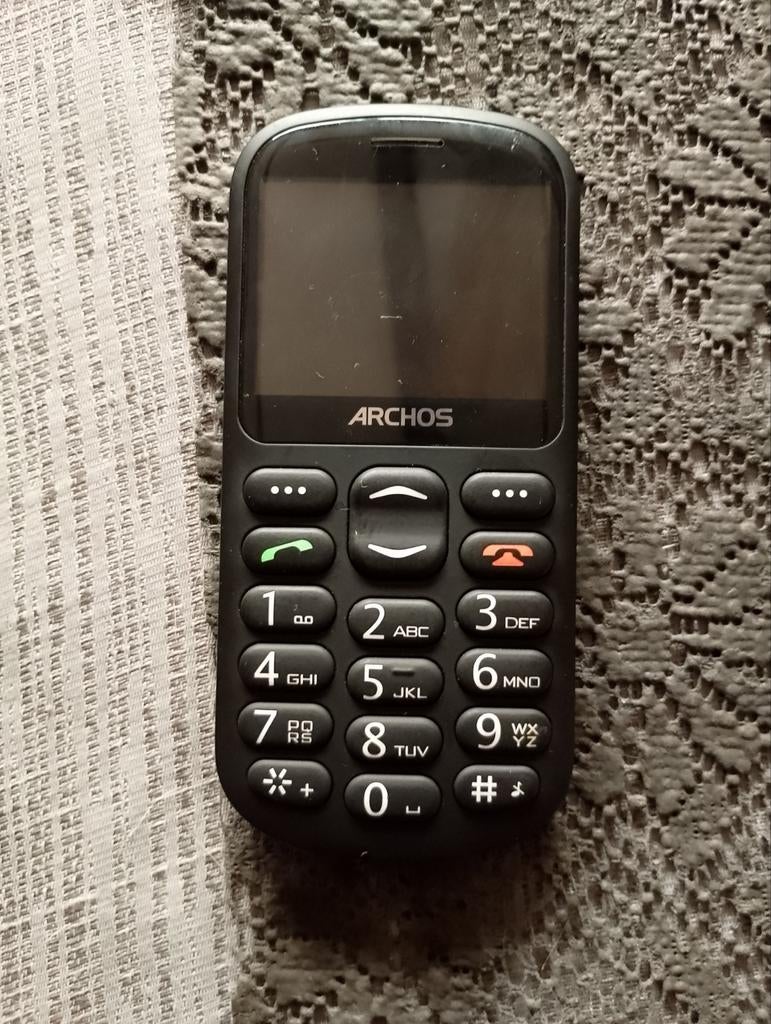 Senioren gsm merk Archos. Grote toetsen en noodknop, Telecommunicatie, Ophalen