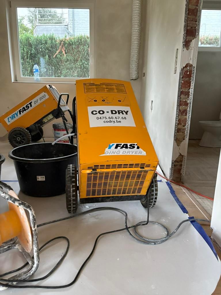 Dryfast DF800 150l/24h luchtontvochtiger verhuur 70€/week, Doe-het-zelf en Bouw, Ophalen, Zo goed als nieuw, Ventilator