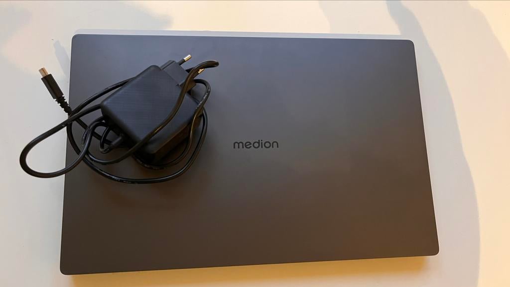Medion-laptop, Ophalen of Verzenden, Zo goed als nieuw, Azerty