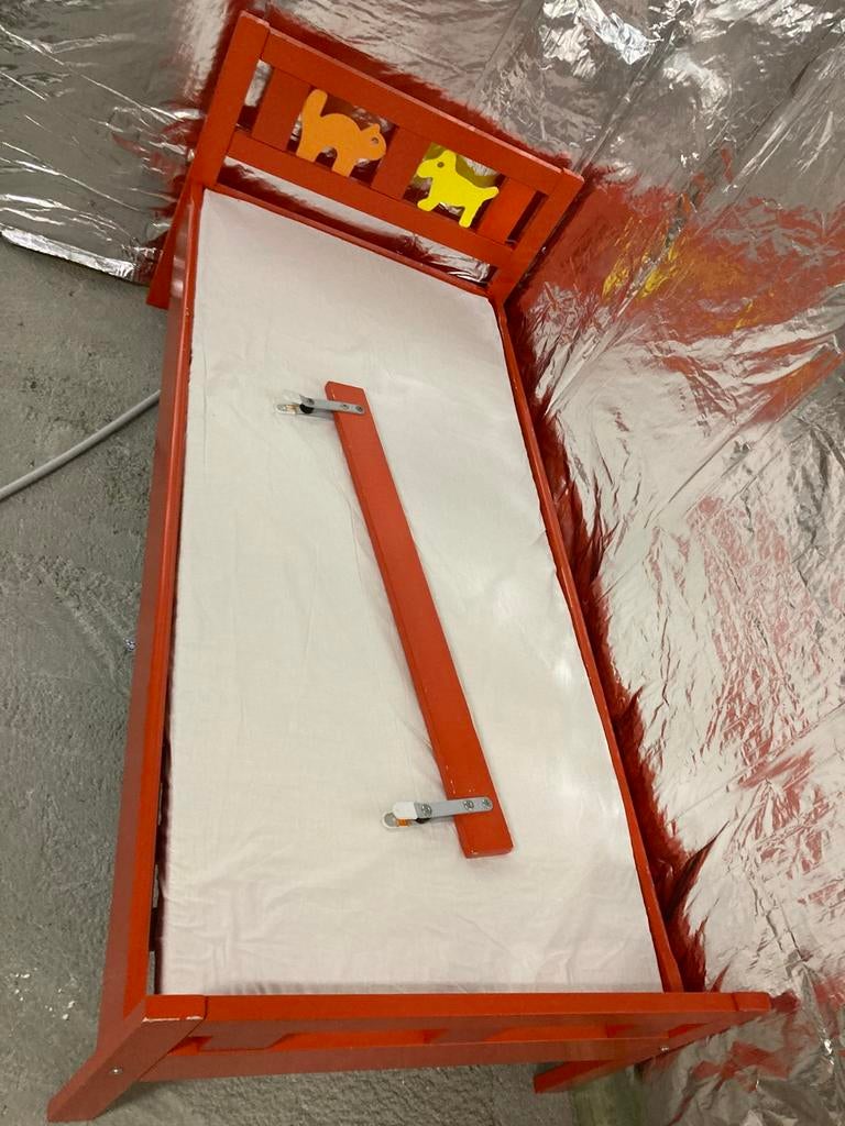 Kinderbed + matras + uitvalbeschermer te Gierle, Ophalen, Matras