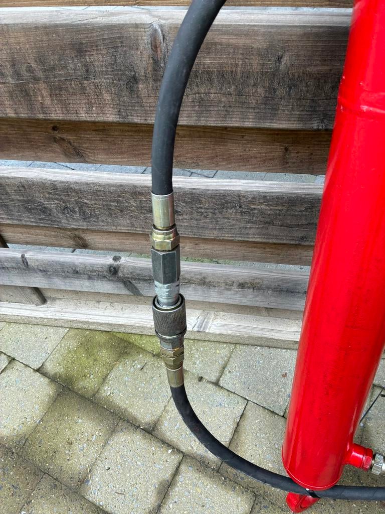 Hydraulische piston voor achteraan op tractor, Zakelijke goederen, Ophalen, Gebruikt