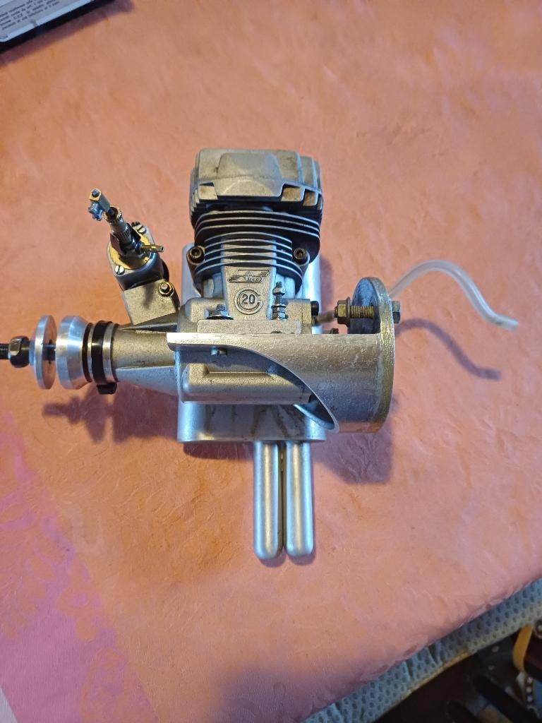Moteur SUPERTIGRE 20CC très bon état, Enlèvement ou Envoi, Utilisé, Nitro