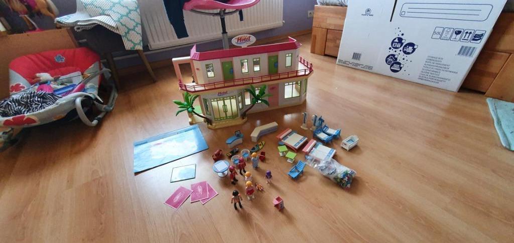 Playmobil hôtel  5265 et accessoires, Enfants & Bébés, Jouets | Playmobil, Comme neuf, Enlèvement