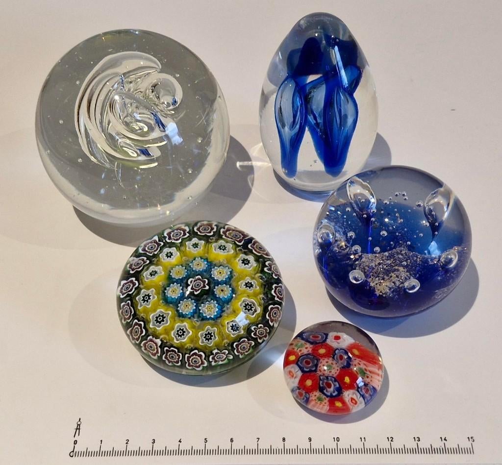 Glaswerk (5 stuks) waaronder 1xMurano, presse papier, Ophalen of Verzenden