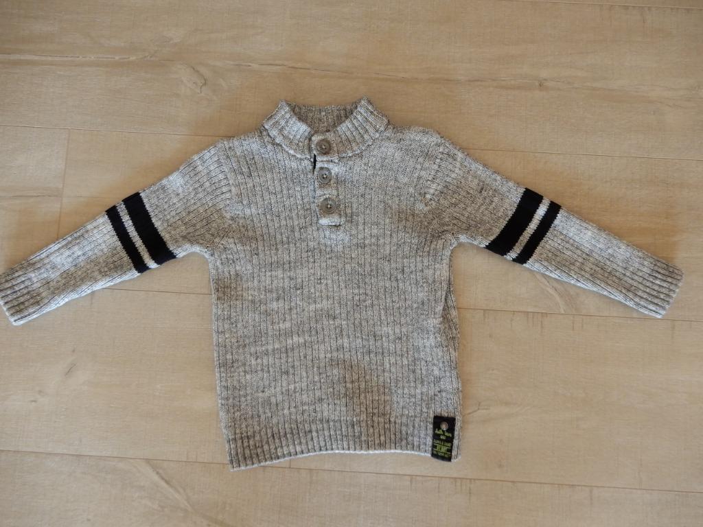Pull côtelé avec bandes sur les manches Orchestra taille 98, Kinderen en Baby's, Kinderkleding | Maat 98, Gebruikt, Trui of Vest