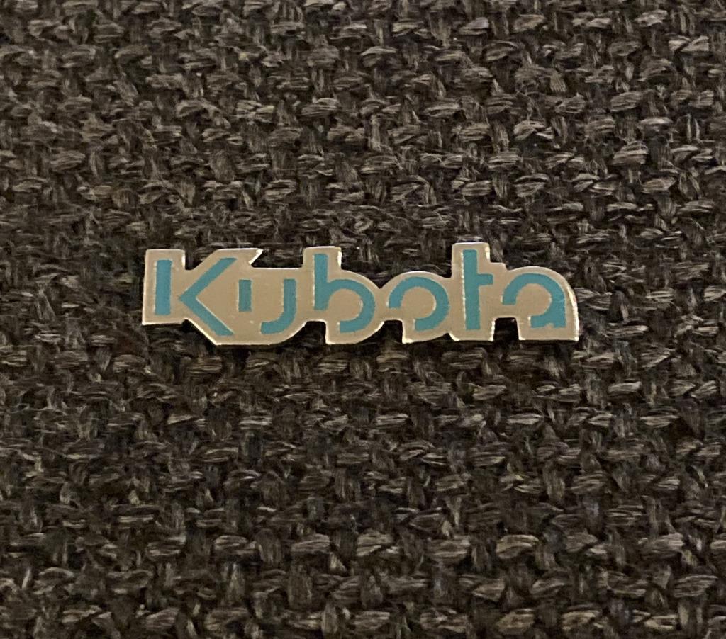 PIN - KUBOTA - LANDBOUW - AGRICULTURE - TRACTOR - TRACTEUR, Envoi, Utilisé, Marque, Insigne ou Pin's