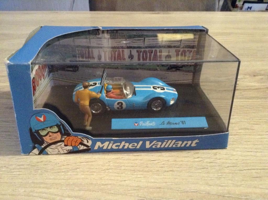 Voiture miniature Michel Valliant (échelle 1/43) (2008) (Nou, Collections, Personnages de BD, Enlèvement ou Envoi, Autres personnages