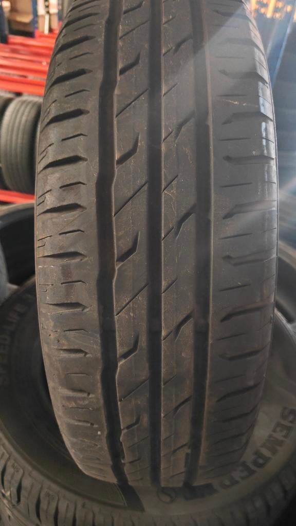 185/65r15 semperit 35€ par pièce avec support 185/65 r15, Autos : Pièces & Accessoires, Commande, Enlèvement ou Envoi