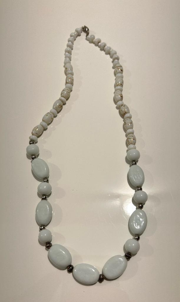 Witte ketting met kralen, Bijoux, Sacs & Beauté, Colliers, Enlèvement ou Envoi, Neuf, Blanc, Synthétique