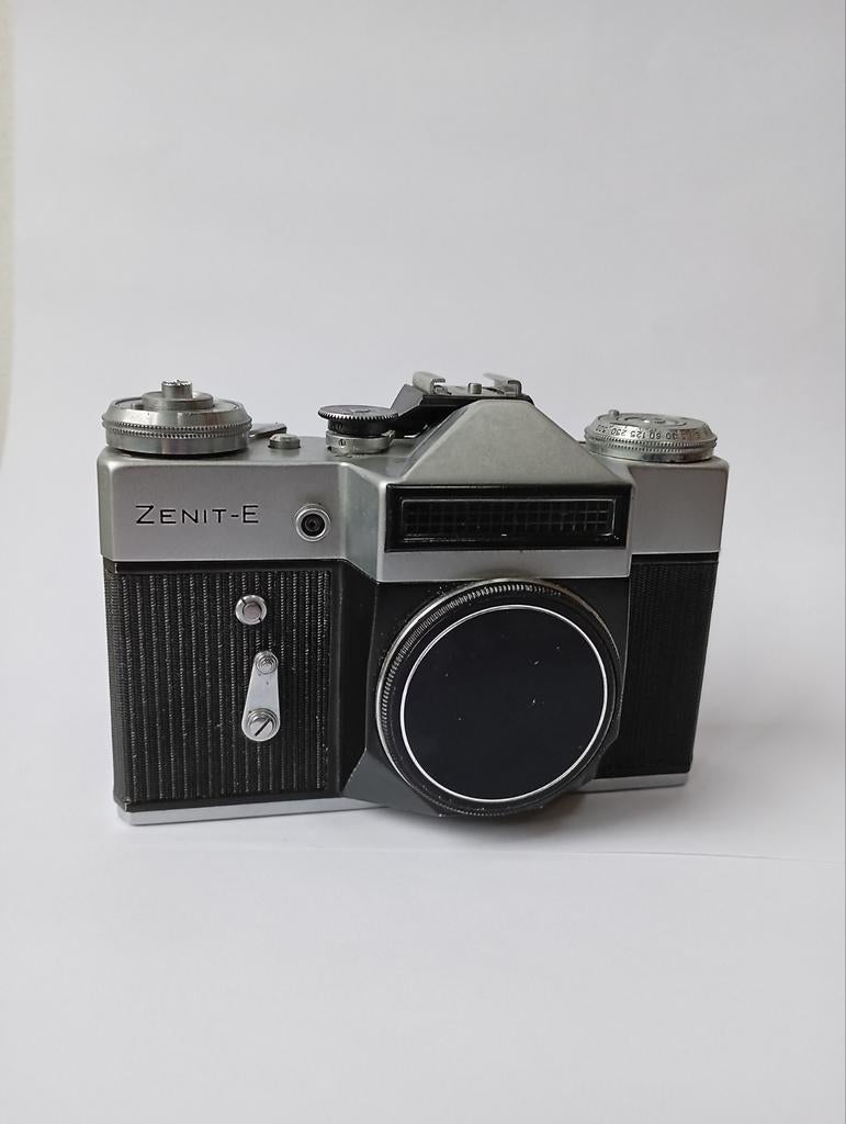 Appareil photo reflex vintage Zenit-E 35 mm - entièrement mé, Enlèvement ou Envoi