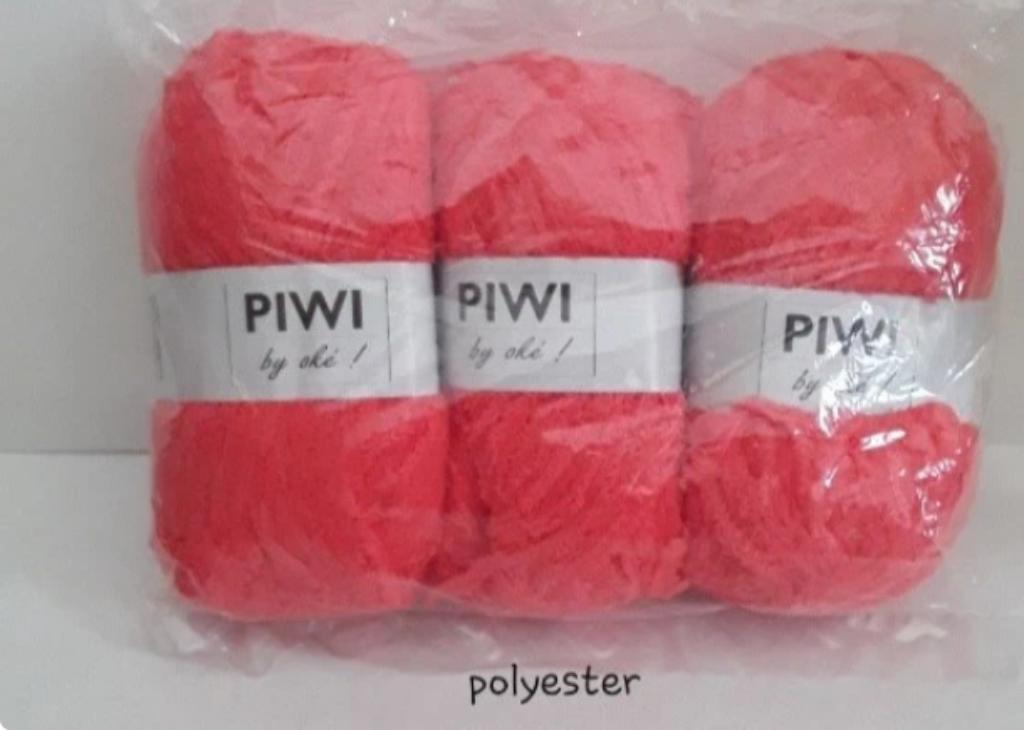 pelote de laine ,  piwi , by oké , rouge ( lot de 3, Enlèvement ou Envoi, Neuf, Tricot ou Crochet, Aiguille