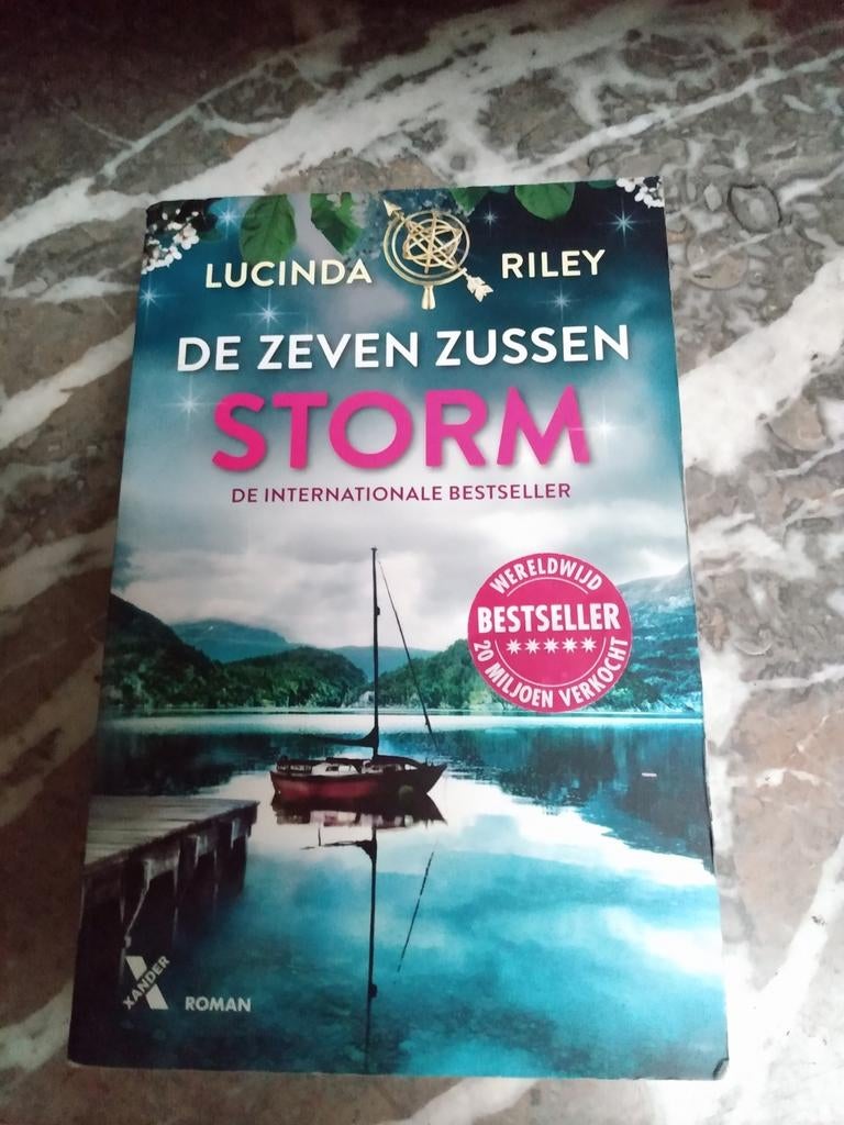 Lucinda Riley - Storm, Ophalen of Verzenden, Zo goed als nieuw, Lucinda Riley