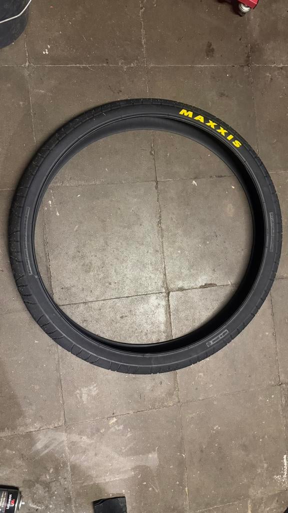 2 maxxis banden, Ophalen, Zo goed als nieuw