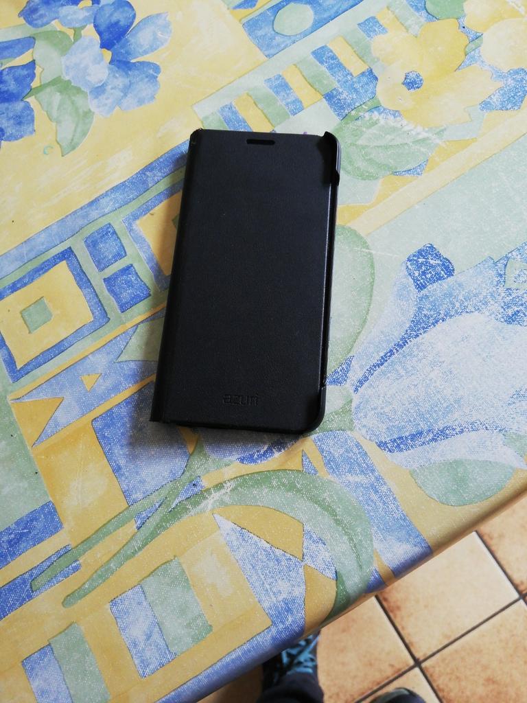 Coque Azuri pour smartphone Huawei. Noire., Télécoms, Enlèvement ou Envoi, Comme neuf